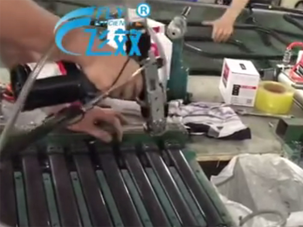 戶外帳篷拉鉚現(xiàn)場(chǎng)